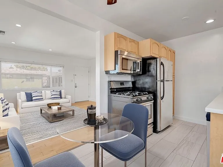 119 Paloma Ave #M — Photo 6