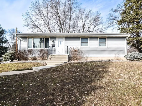 3001 Winnetka Ave N, Crystal, MN 55427