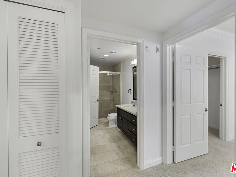 1820 Benecia Ave #402 — Photo 59
