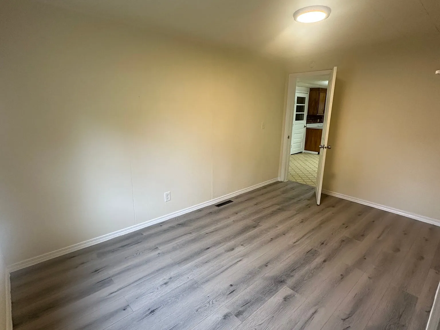 520 N Maple — Photo 2