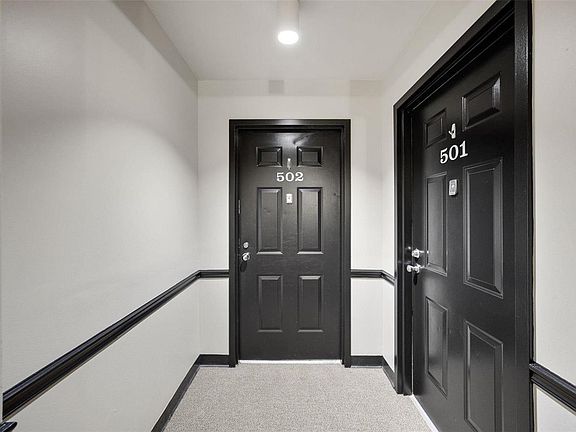 3rd image of 5316 Pershing Ave APT 502