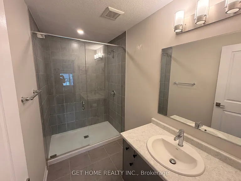 696 Benninger Dr — Photo 13