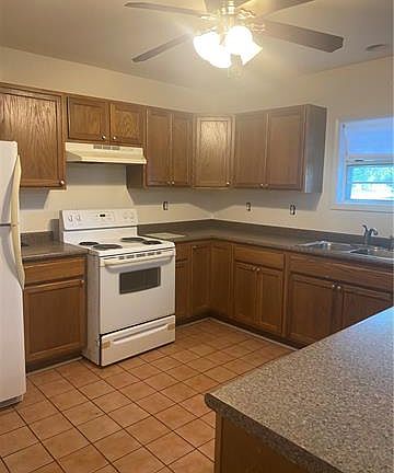 3rd image of 430 Florida Blvd APT B