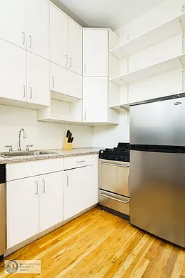 Rented by Metropolitan Property Group | media 17