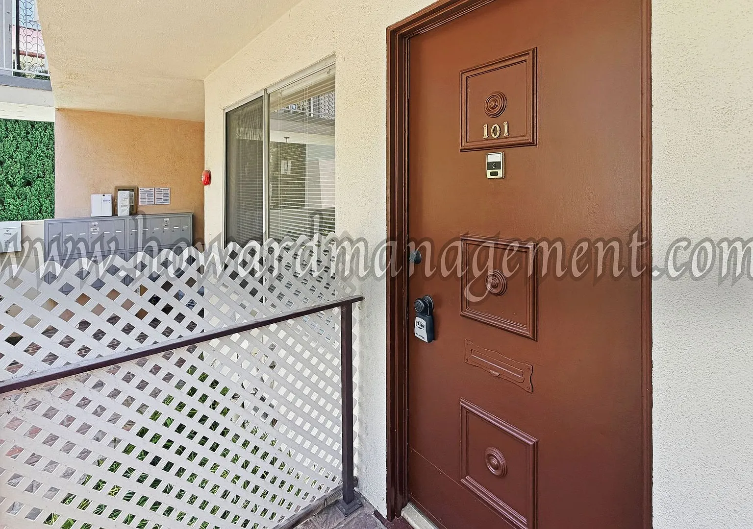 1560 Saltair — Photo 4