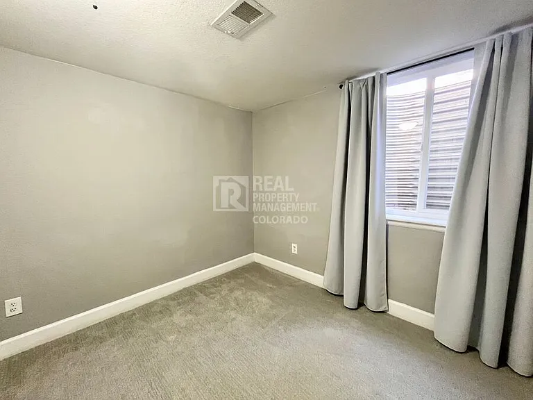 1316 S Duquesne Cir — Photo 14