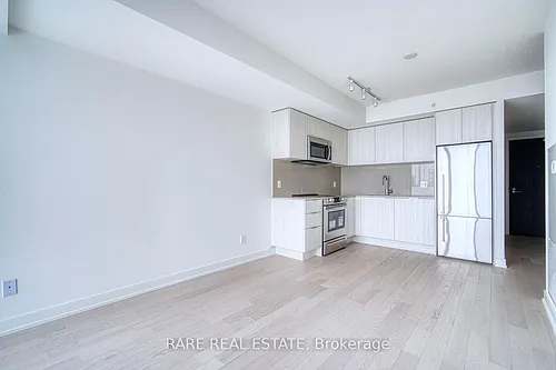 25 Richmond St E Photo 1