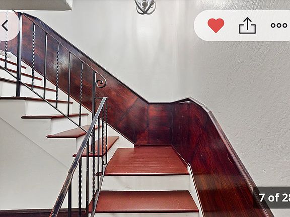 Entryway staircase