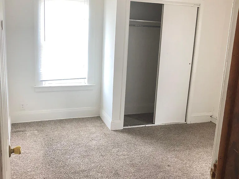 16531 Burnside Ave #2 — Photo 8