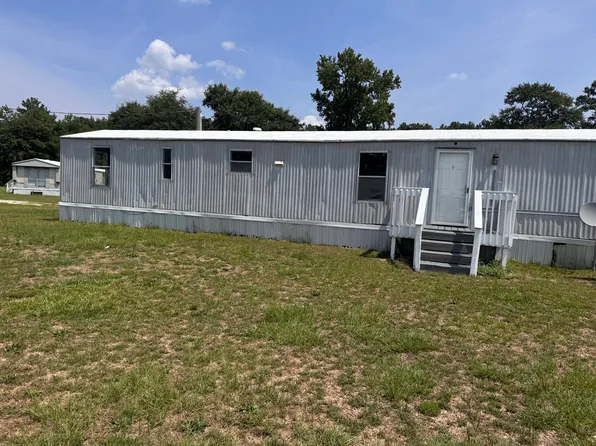 5070 Bearskin Rd, Clinton, NC 28328