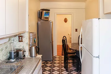 Sold by Thomas Lipovetsky, LREB