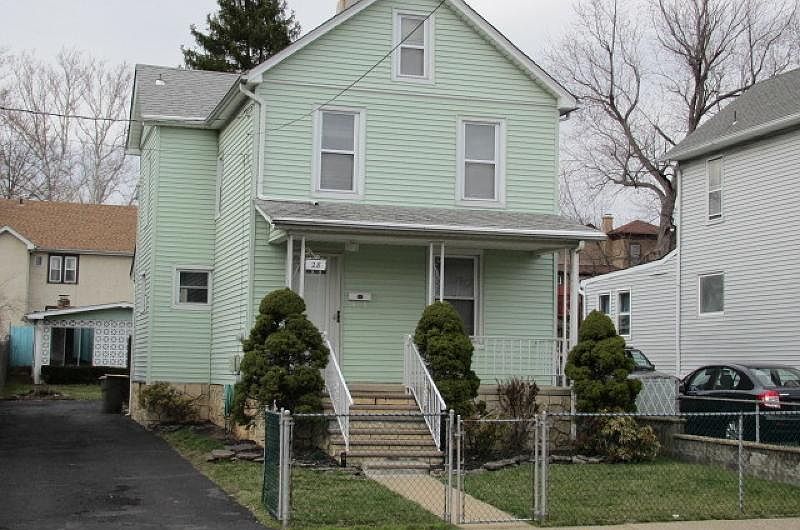 1st image of 28 Howard St