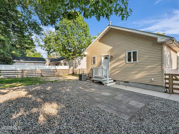 3rd image of 176 Tilton Street