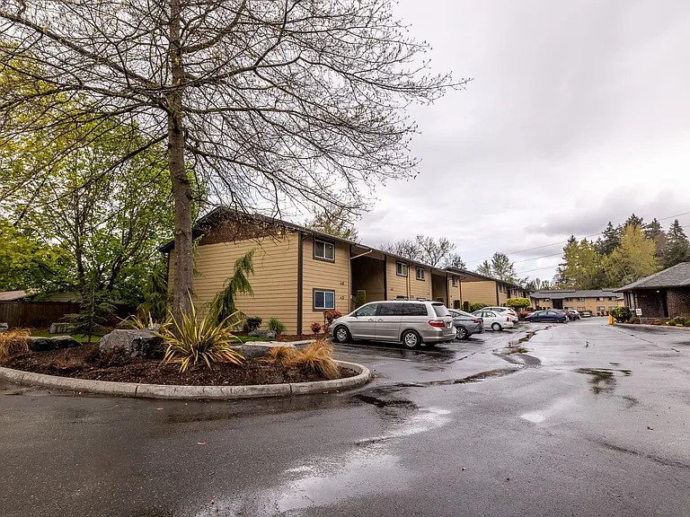 Westview Terrace — Photo 9