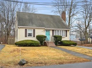 6 Sutton Ter, Salem, MA 01970