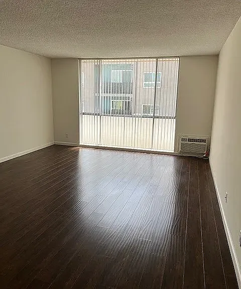1932 Overland Ave #307 — Photo 5