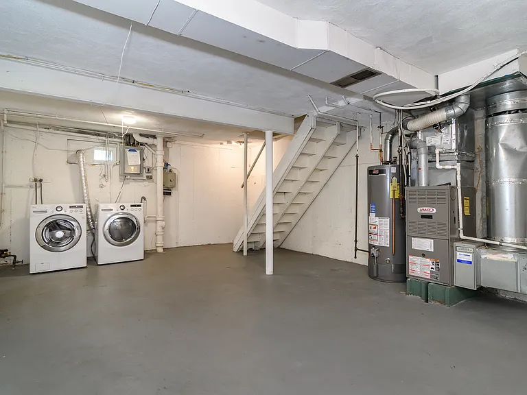 220 Kent St #220 — Photo 17