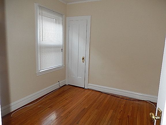 5th image of 5621 W Cornelia Ave