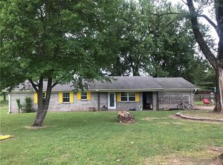 700 N 17th St, Ozark, AR 72949
