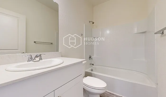 744 Devonshire Dr — Photo 27