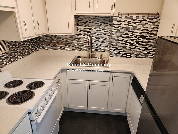 4th image of 102 Appleton St #4