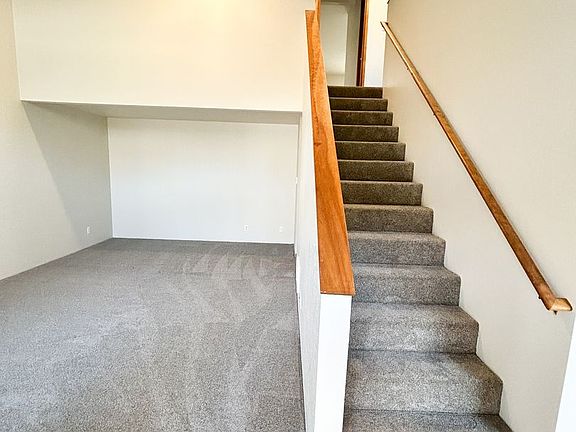 2nd image of 5770-5772 Glenridge Way #5774