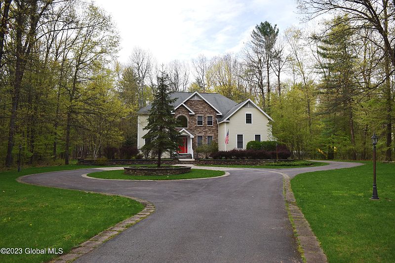 2nd image of 14 Rolling Brook Drive
