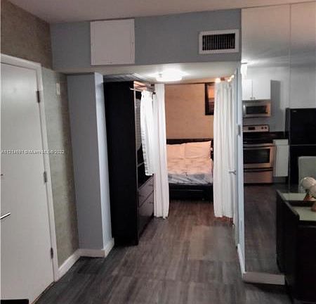 2nd image of 1512 Washington Ave APT 101