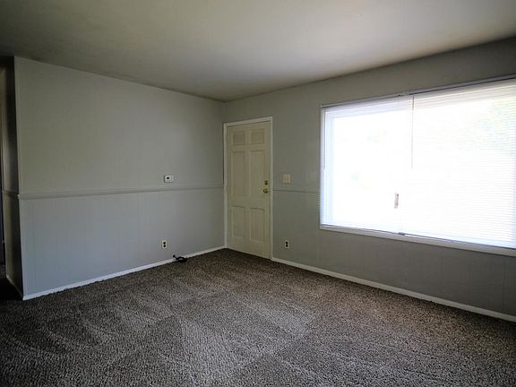3rd image of 1701 Eastway St