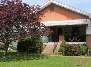 122 N Walnut St, Du Quoin, IL 62832