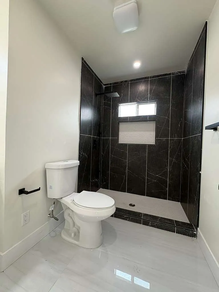 2 bed, 750 sqft, $3,995 — Photo 4