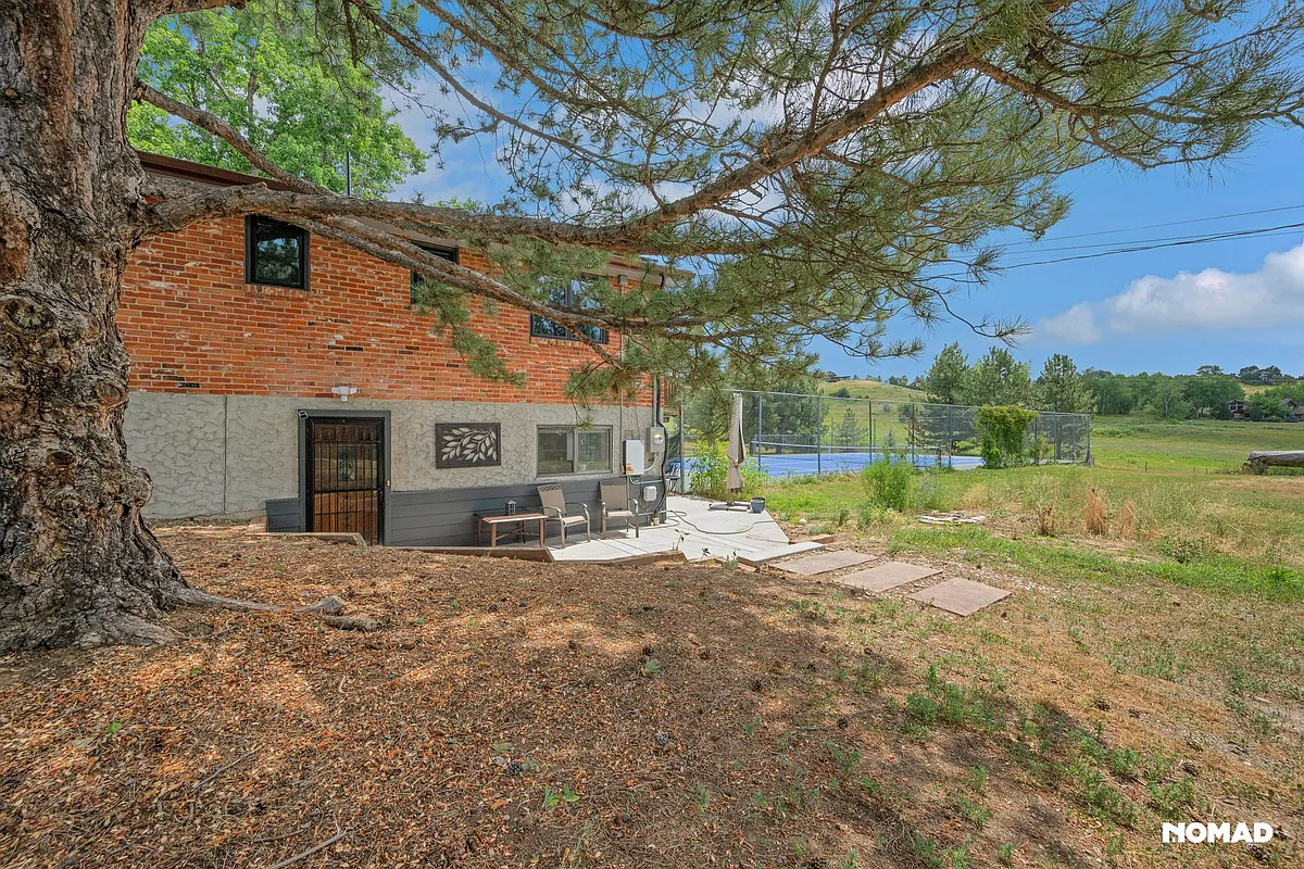 Building Photo - 7980 Fairview Rd