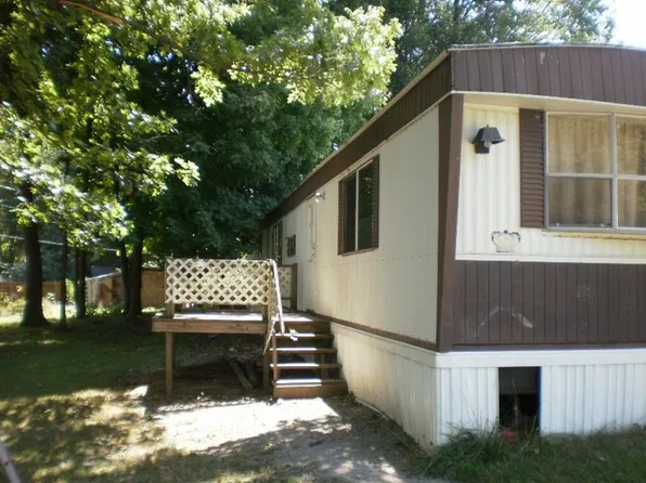 7008 Holiday Ct, Hillsboro, OH 45133