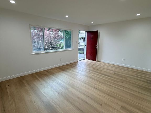 5th image of 123 Anita Rd APT 11