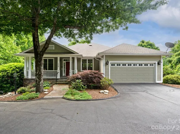 106 Pinnacle Peak Ln, Flat Rock, NC 28731