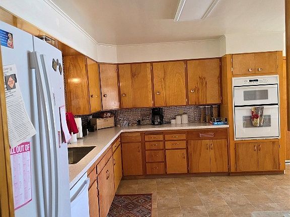 5th image of 606 S Arizona St