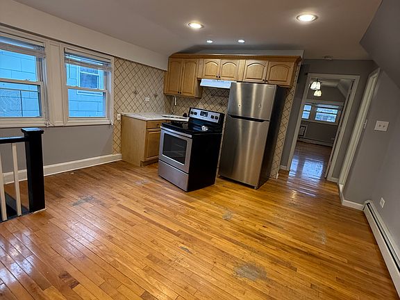 2nd image of 16021 78th Ave Floor 2