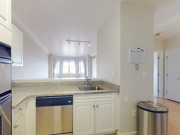 5th image of 1 Cityview Ln Unit 703