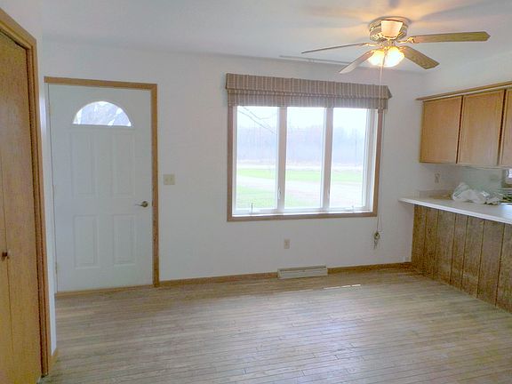 3rd image of W1260 Willow Ave