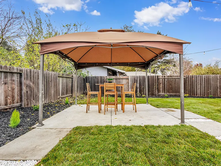 1619 Monarch Ln — Photo 33