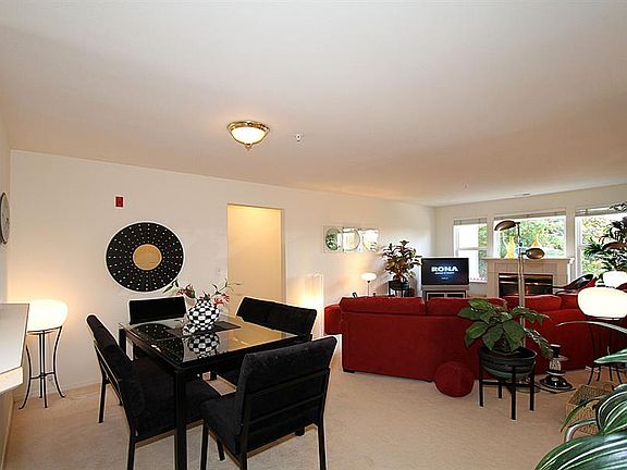 5th image of 22450 SE Highland Cir