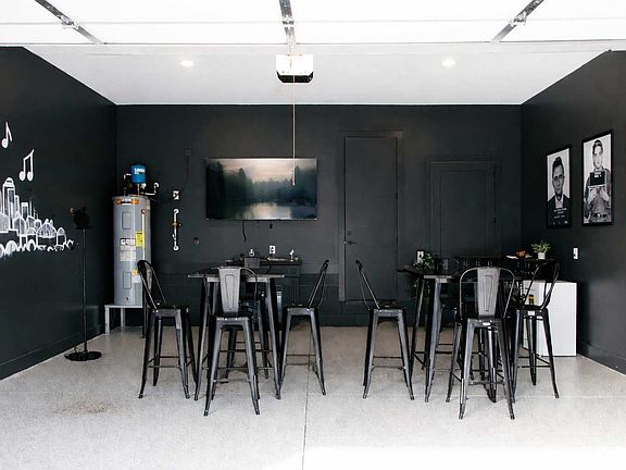 Building's Lounge
