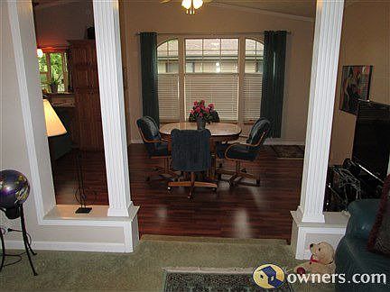 DINING/FAMILY ROOM