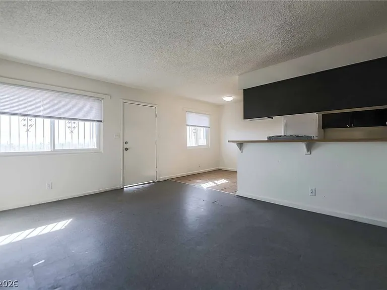 1404 E Mesquite Ave #8 — Photo 7