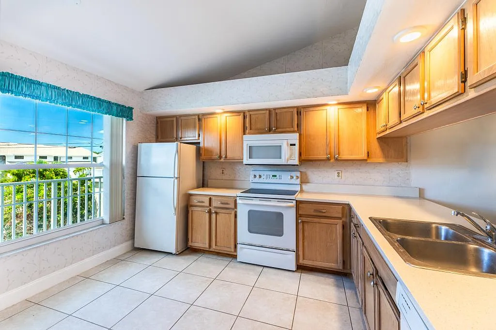 1427 SW 47th Terrace — Photo 3