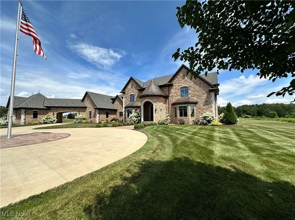 14162 Congress Lake Ave NE, Hartville, OH 44632