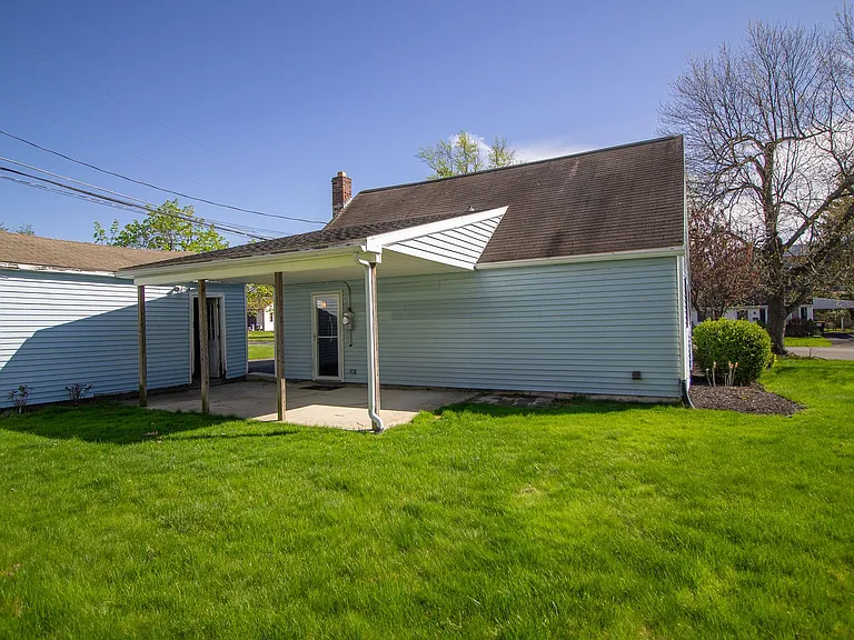 7 David Rd — Photo 5