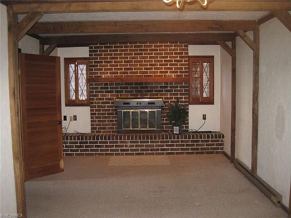 3rd image of 209 N Beverly Ave