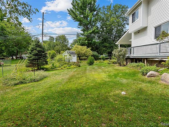 2nd image of 6552 Orion Rd