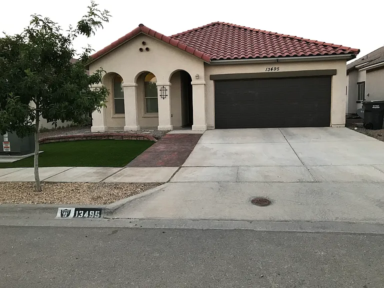 13495 Selby St — Photo 1